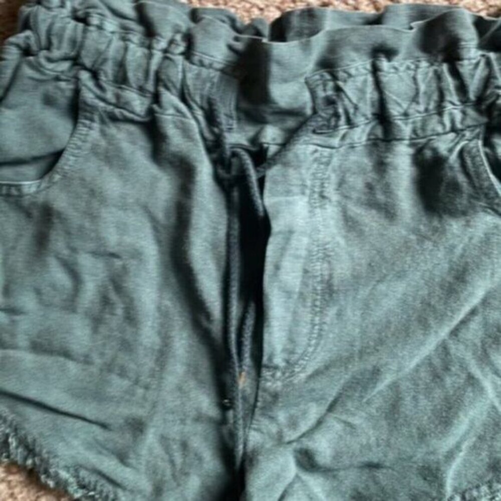 Young Fabulous and Broke Izzy Raw Edge Linen Blend Shorts M - Picture 3 of 7